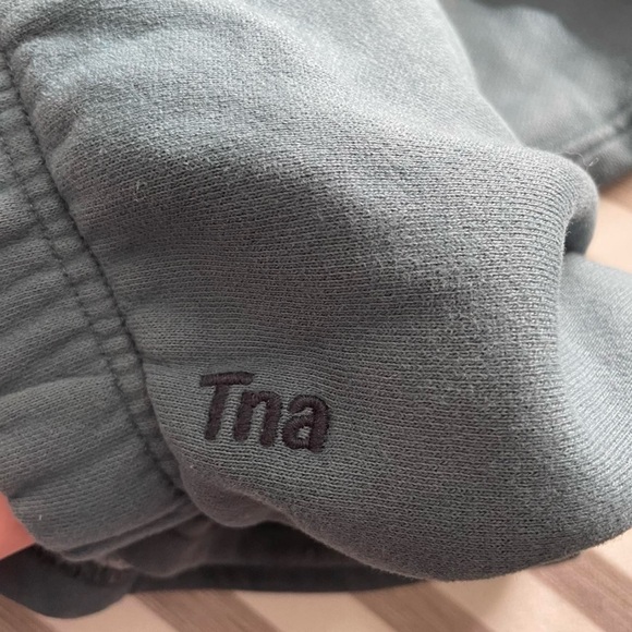 Aritzia/TNA shorts - Picture 3 of 3